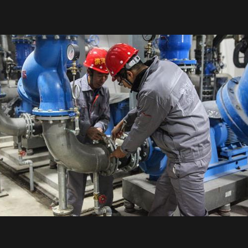 淮南工厂设备维修现场